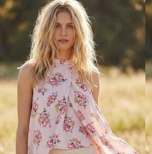 NWOT Iris Floral Flowy Romantic Halter Neck Top, Keyhole Back Closure, M